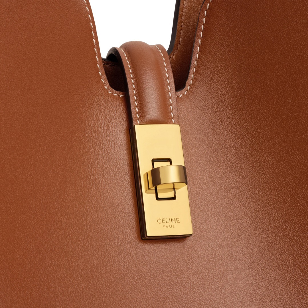 大人気《CELINE》ミディアム カミーユ 16 ソフト バッグ