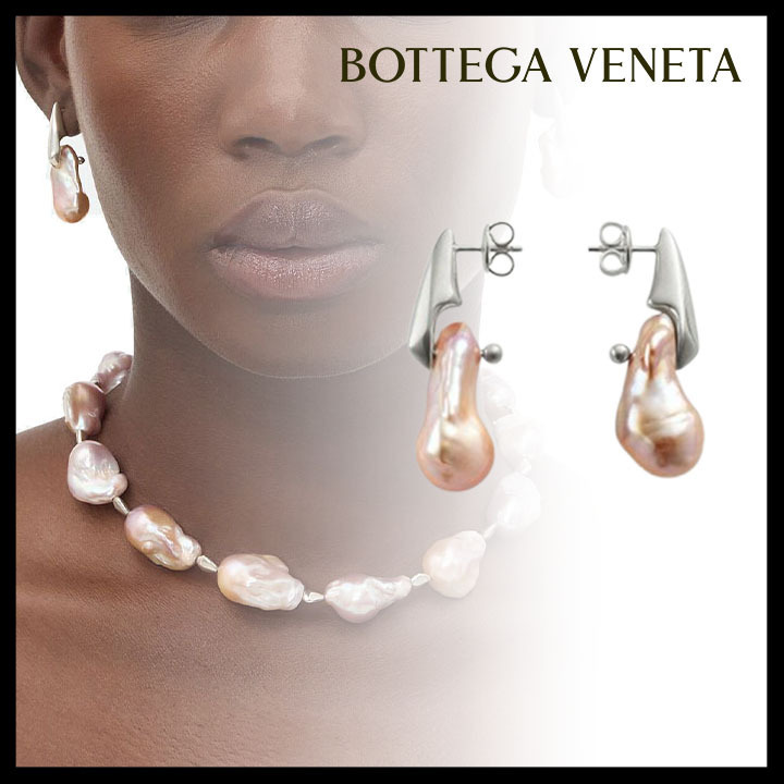 Bottega Veneta直営店 大粒パールのイヤリング