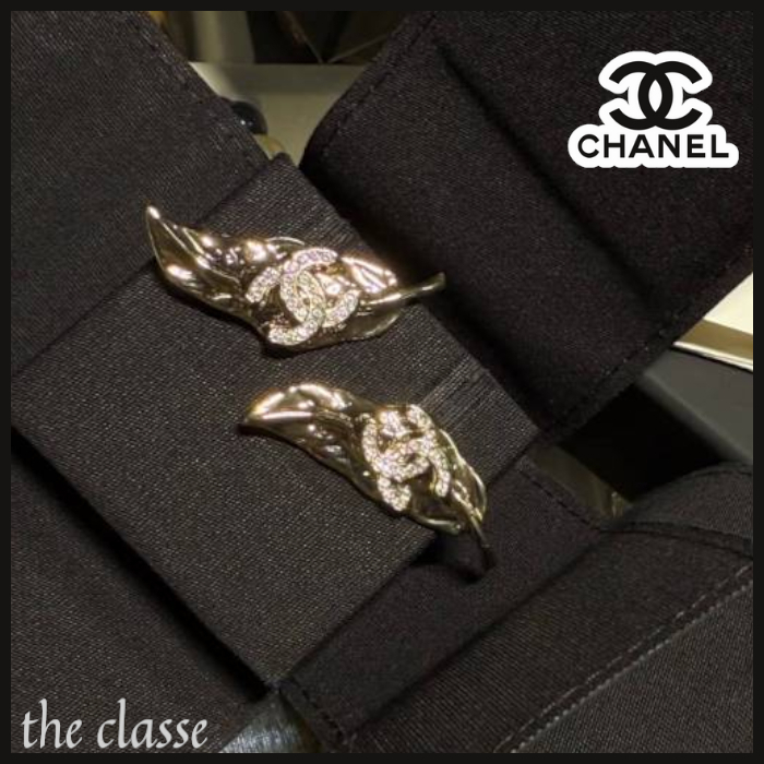 【葉っぱモチーフ＊】品よく魅せる♡ CHANEL ピアス