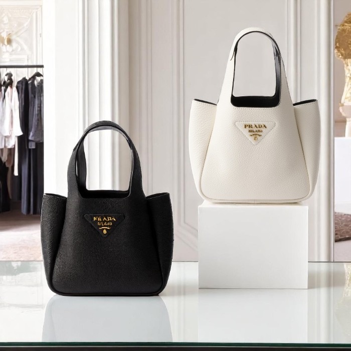 ☆PRADA☆プラダ☆レザー ミニバッグ