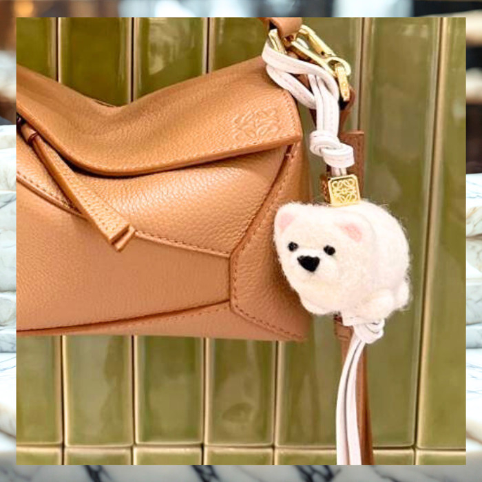 《わたし仕様に》【LOEWE】コーギーペンダント
