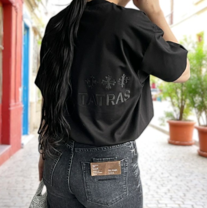 海外希少【TATRAS】別注 コットン ロゴ刺しゅう Tシャツ