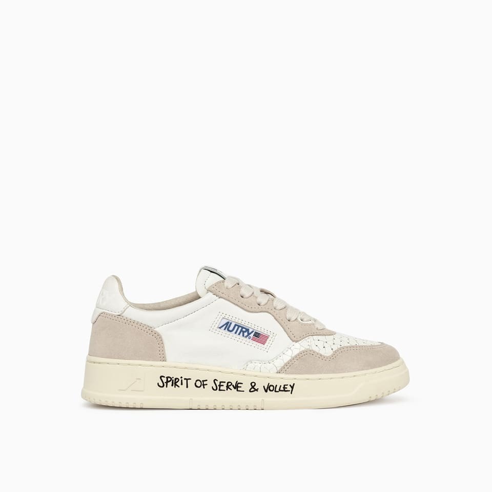 【送料&関税込】Autry Medalist Low Aulw Sneakers Vy01