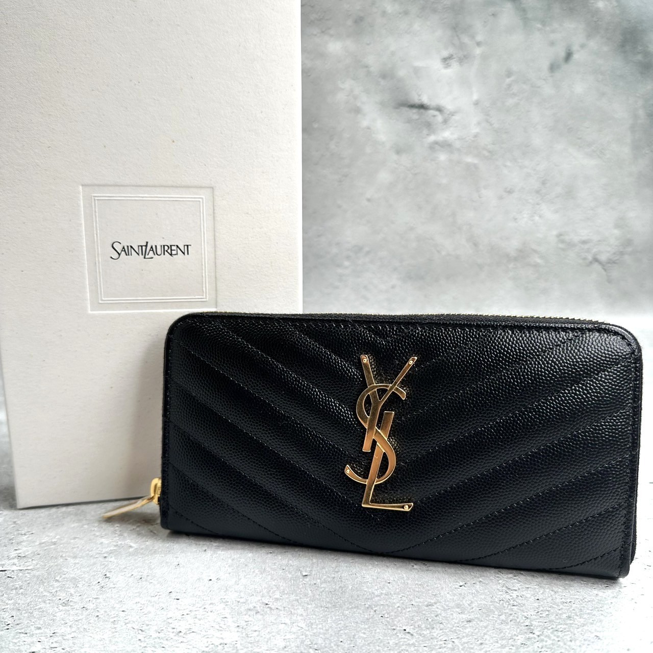 Saint Laurent  YSLロゴ レザーウォレット 長財布
