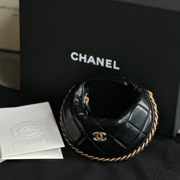 《上品なレザー》CHANEL 25A ミニポーチ