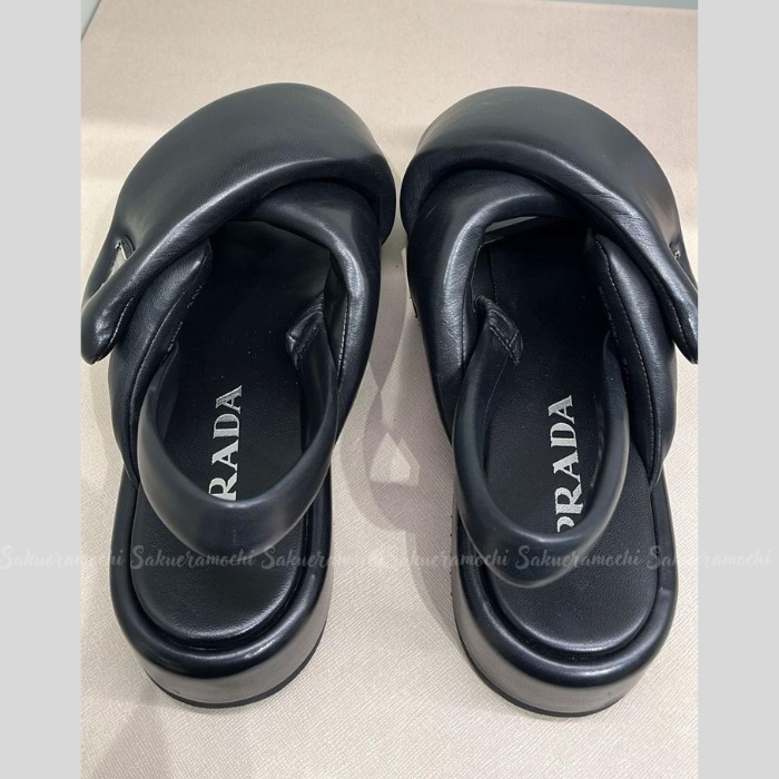 【PRADA】残り僅か！lady'sロゴ ナッパレザーサンダル(40.5size)