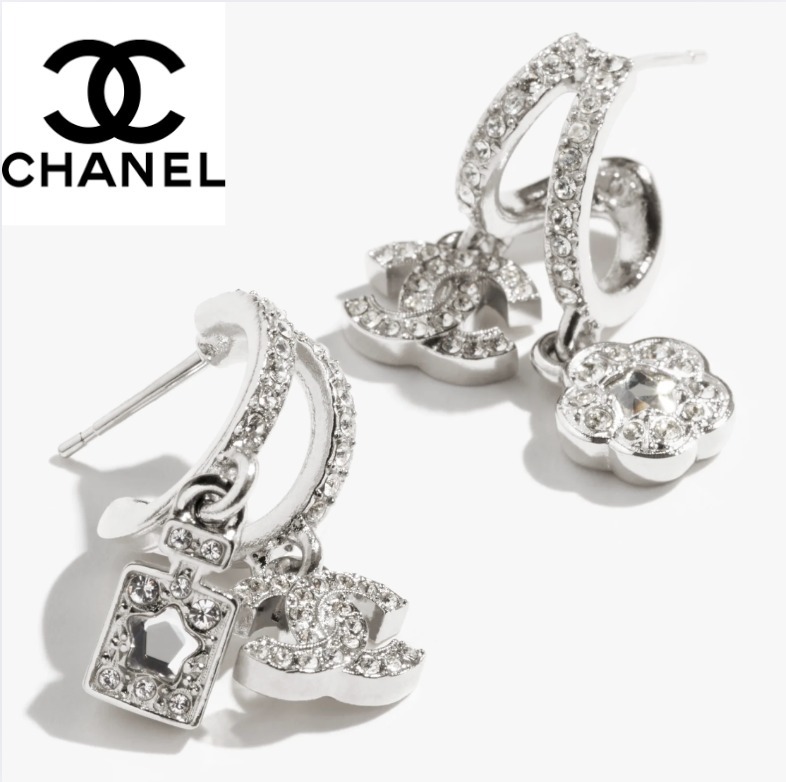 **ギフトにも嬉しい美しさ◎**【CHANEL】フープピアス