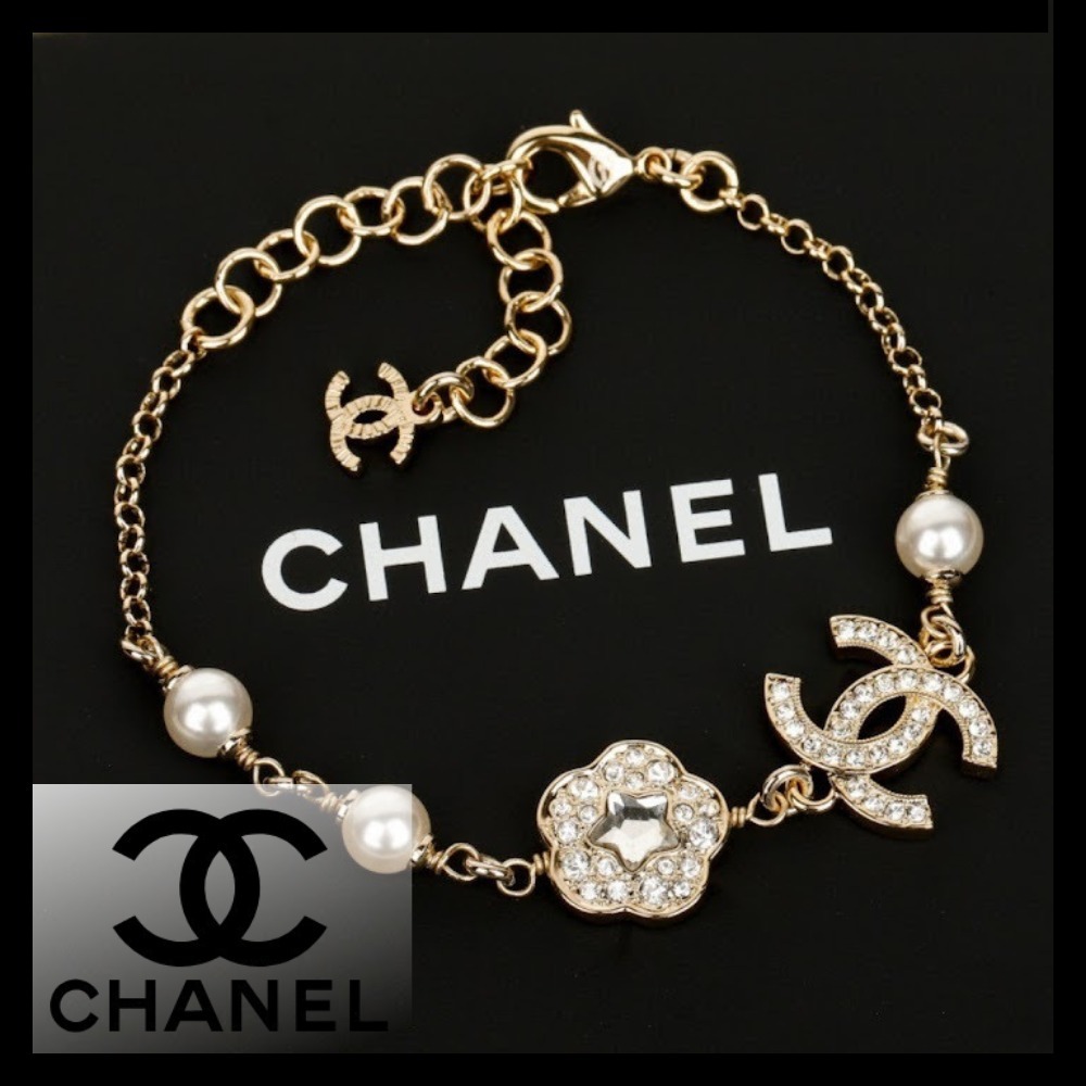 可愛いフラワーモチーフ♪【CHANEL】ブレスレット