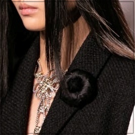 《上品で可憐》CHANEL カメリア モチーフ ブローチ 25A