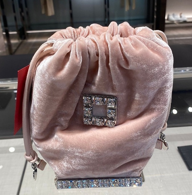ショルダーバッグ・ポシェット ROGER VIVIER VELVET AND CRYSTAL SHOULDER BAG