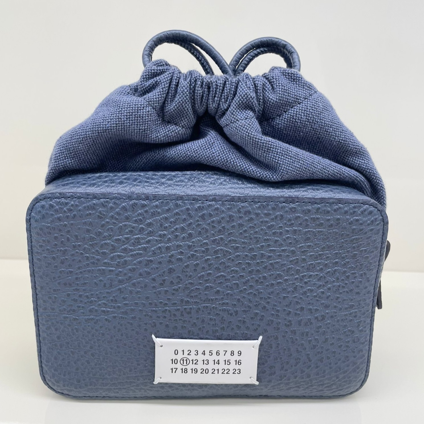 直営店☆MaisonMargiela☆SALE! 5AC 巾着 ミニ カメラバッグ