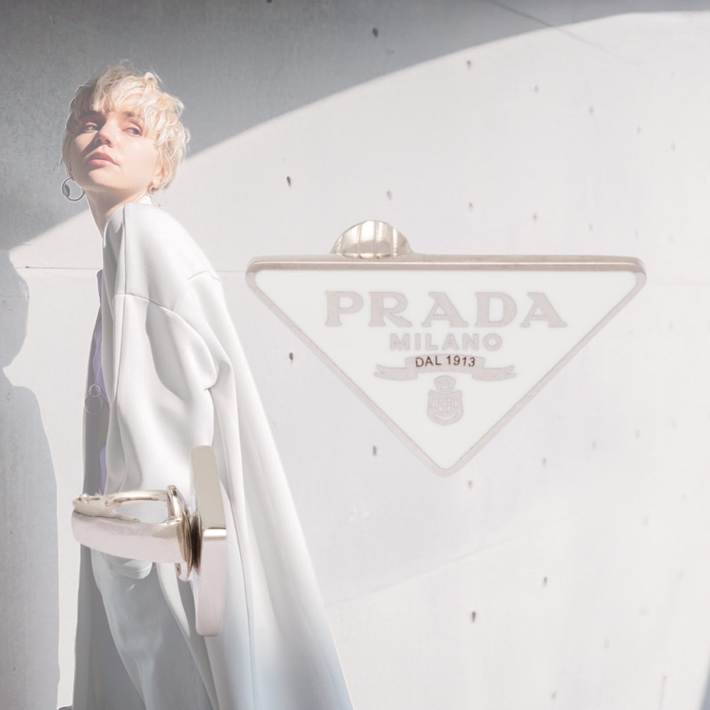 【大人エレガンス】PRADA ロゴ クリップオン イヤリング 左耳用