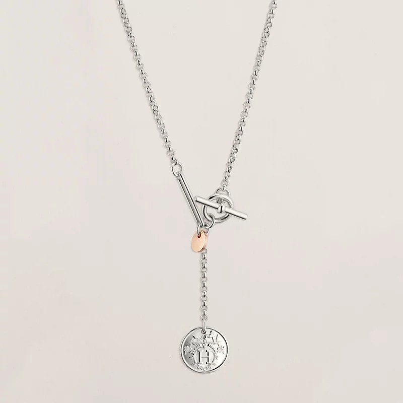 軽やかに、品格を纏う【HERMES】エクスリブリスミニペンダント