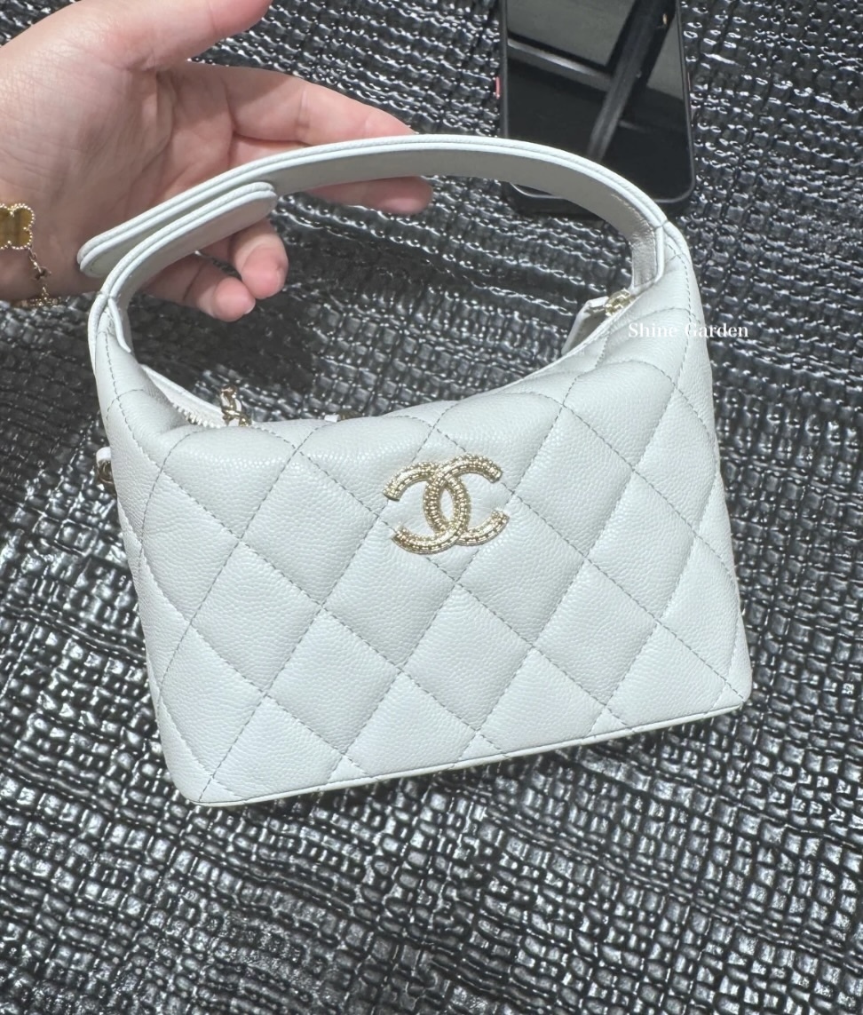 25A 美しい限定ロゴ♪ CHANEL チェーンクラッチ ハンド ショルダ