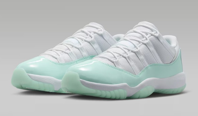 最新ジョーダン☆Air Jordan 11 Retro Low \"Igloo\"☆お早めに！