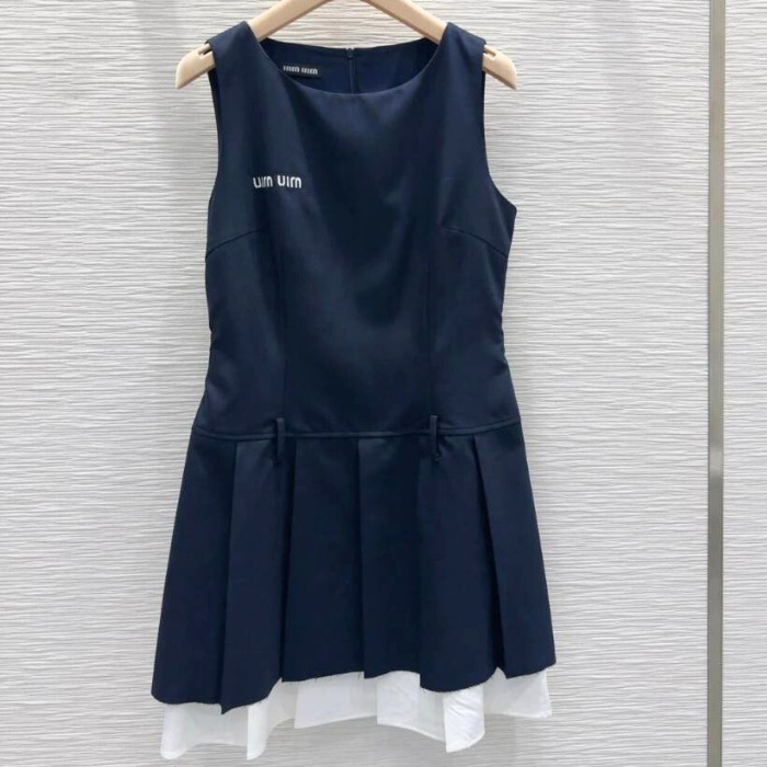 《華やかな気品》【MiuMiu】プリーツミニドレス