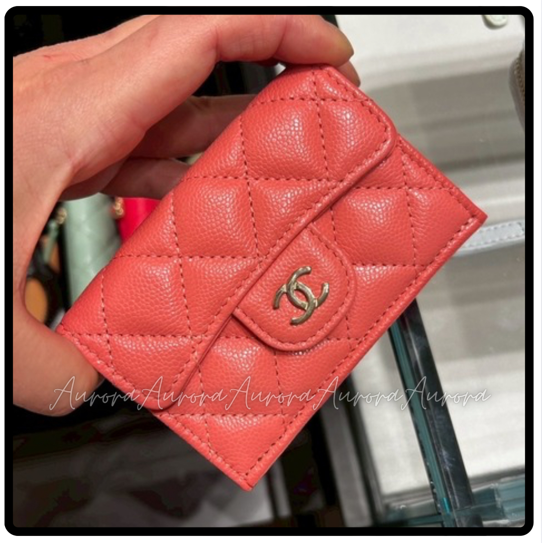 爆美女のピンク_CHANEL_三つ折り_財布_キャビア_ミニ財布