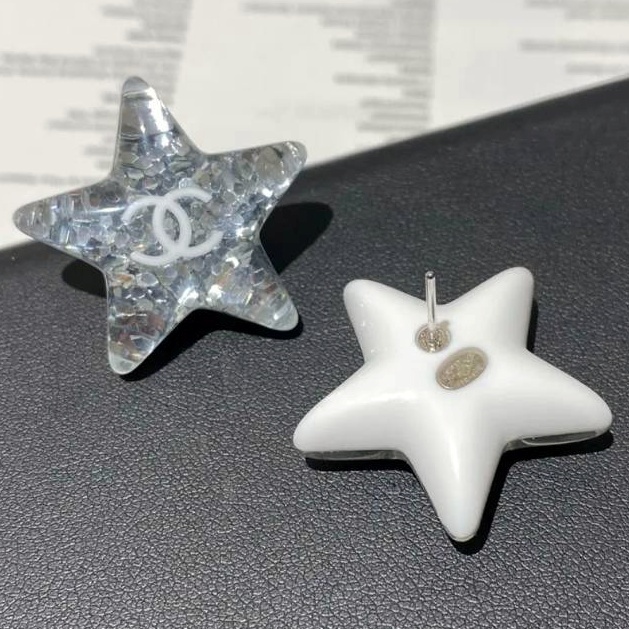 《キラキラがかわいい☆》CHANEL スターモチーフ ピアス 25C