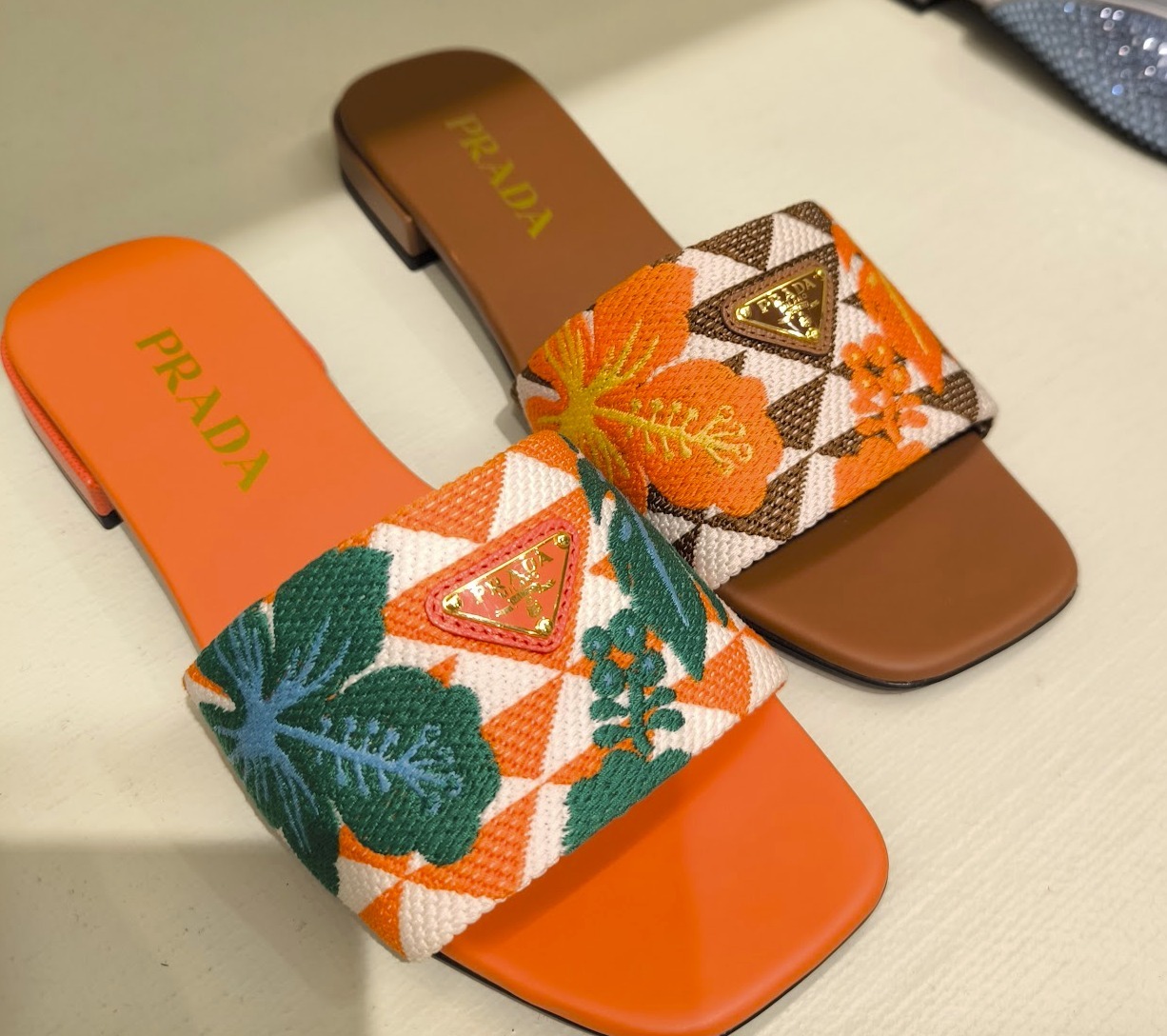 【PRADA】1XX652 三角ロゴ ジャガード フラットサンダル