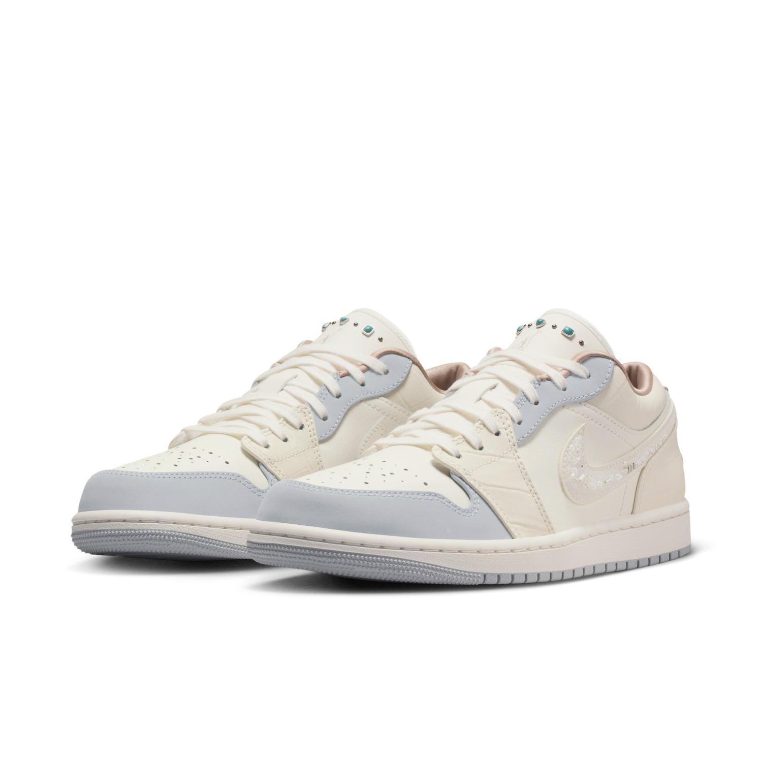 国内配送 NIKE W AIR JORDAN 1 LOW SAIL/SOFT PEARL