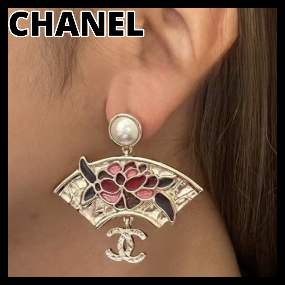 《和風デザインが可愛い♪》CHANEL ピアス 扇子モチーフ CCロゴ