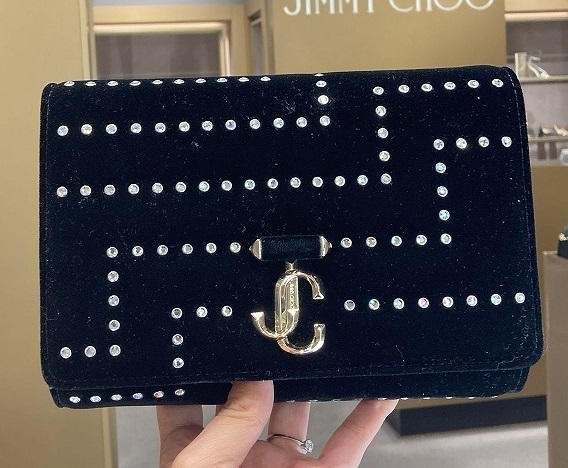 70%オフセールJIMMY CHOO AVENUE QUILTED VELVET CHAIN WALLET