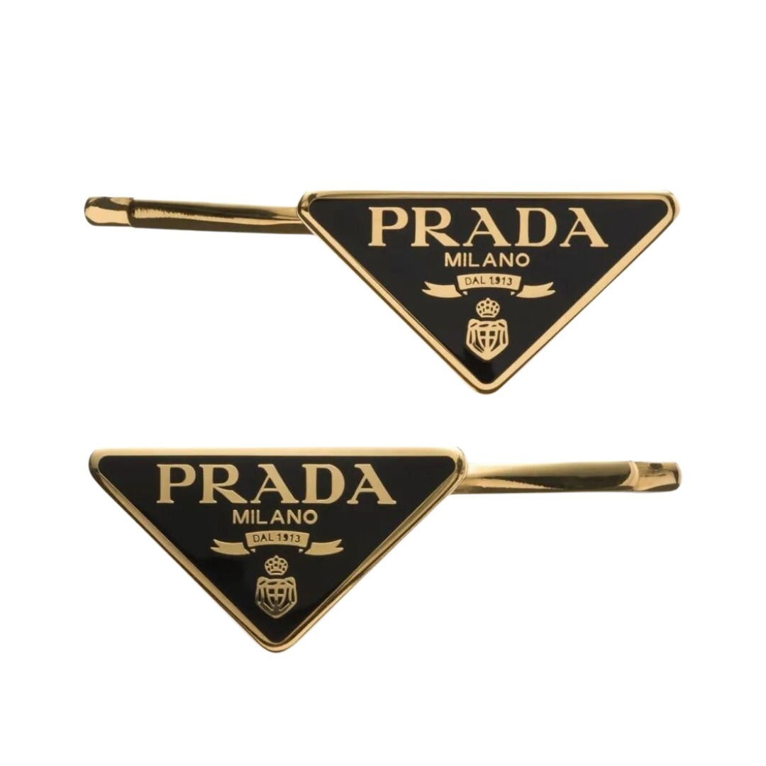 【新作】PRADA メタルヘアクリップ ブラック ロゴ入り
