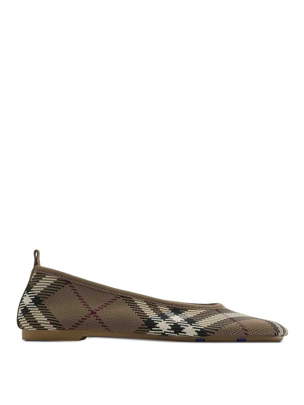 Burberry 8101054 関税送料込