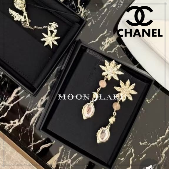 ≪25A★≫CHANEL ピアス 揺れる ロゴキラキラ