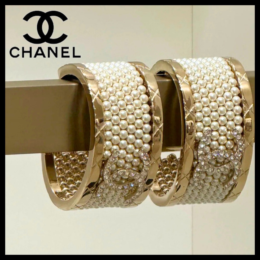 【パールとCCロゴが、煌めく】CHANEL ブレスレット