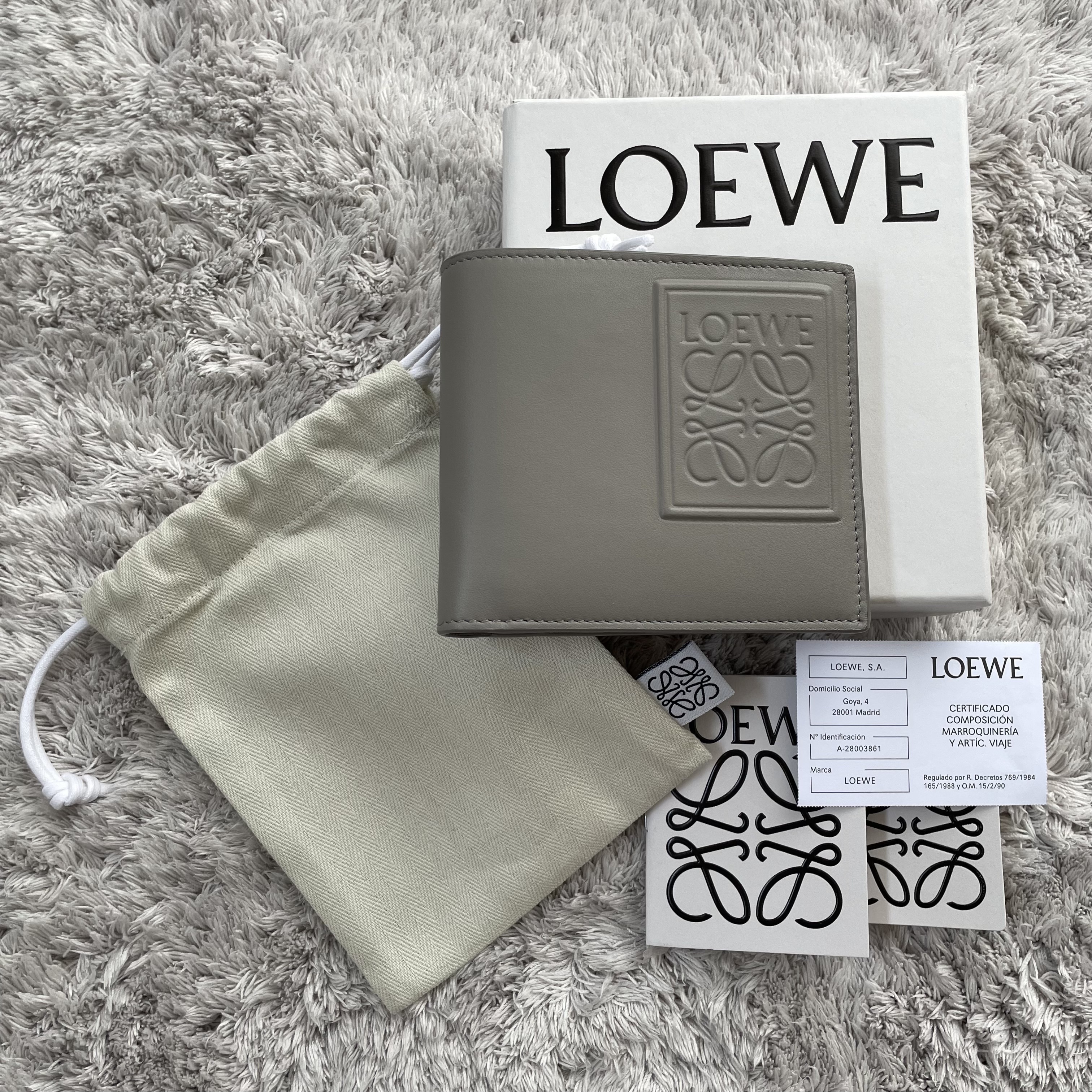 【関税なし】LOEWE（ロエベ）折りたたみサイフ