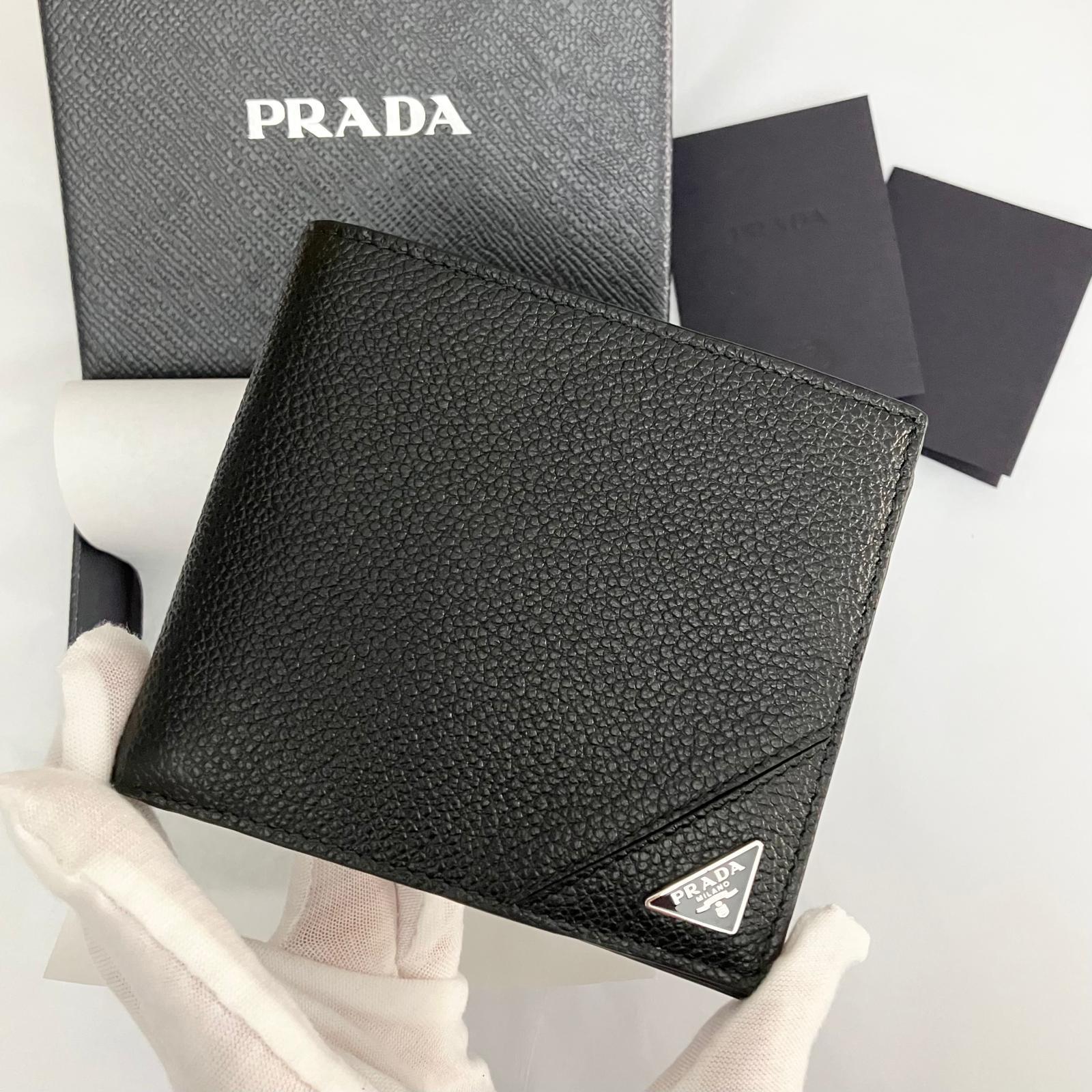 【PRADA】大人気！ Bifold Cardcase 二つ折りカードケース