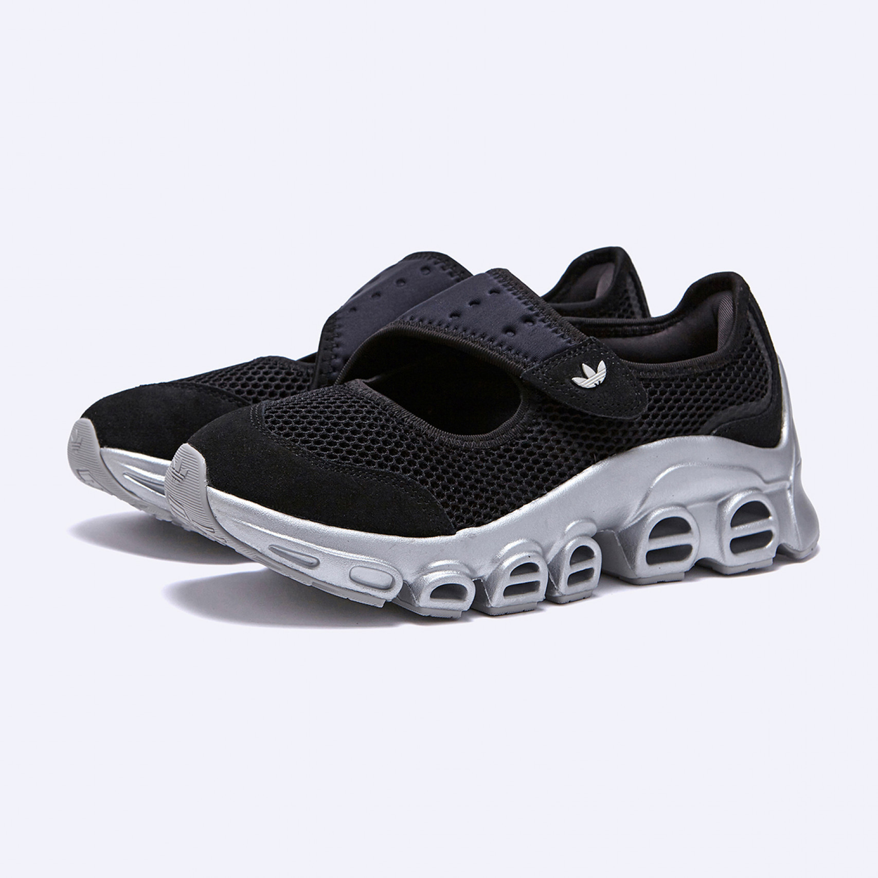 【ADIDAS】韓国限定 Adiform Mega Jane Black Silver サンダル