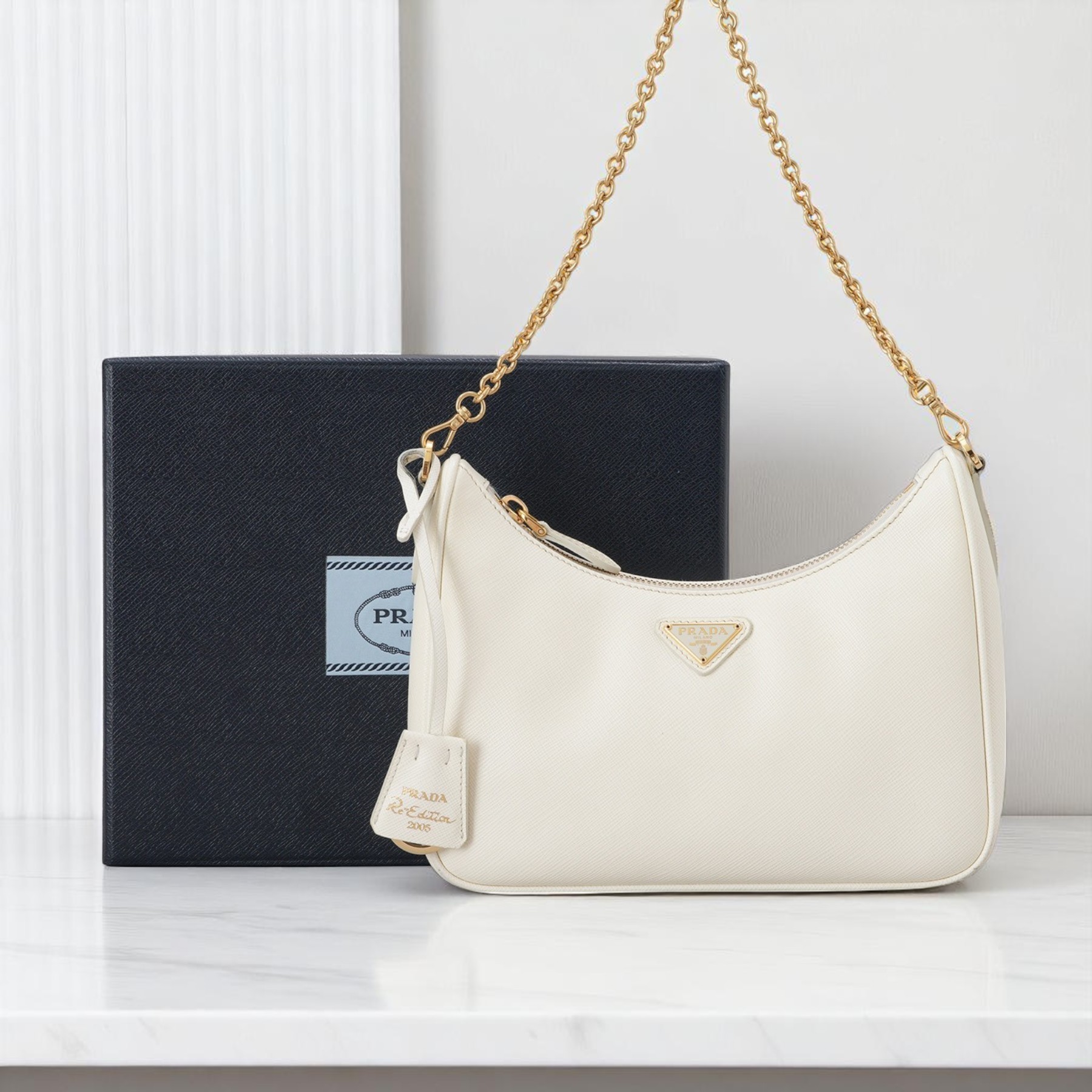 《PRADA》サフィアーノ ホーボーバッグ 中古