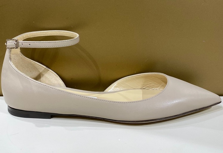 70%オフセールJIMMY CHOO LEONA LEATHER FLAT