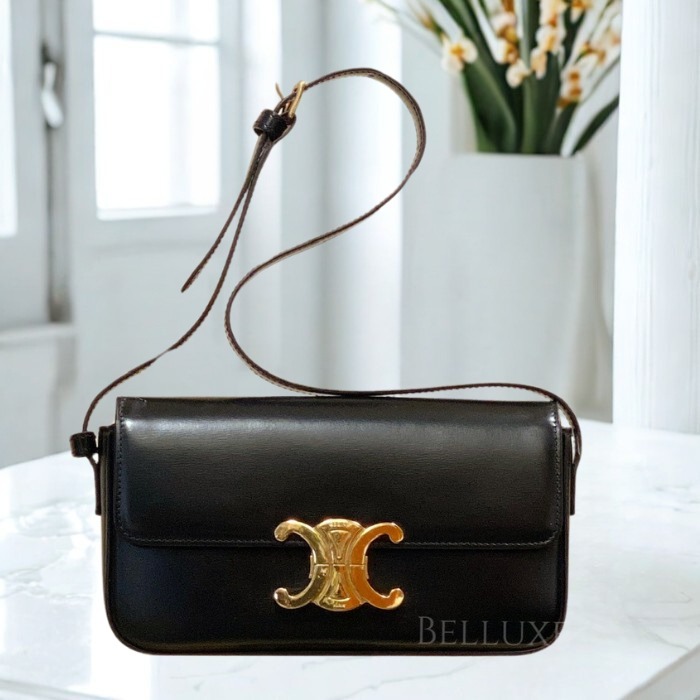 ≪贅沢な一品≫【Celine】トリオモエ ショルダーバッグ ブラック