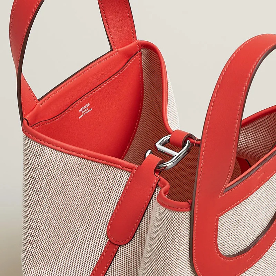 軽やか “H” の日常【HERMES】Hermes In-the-Loop 23 Bag