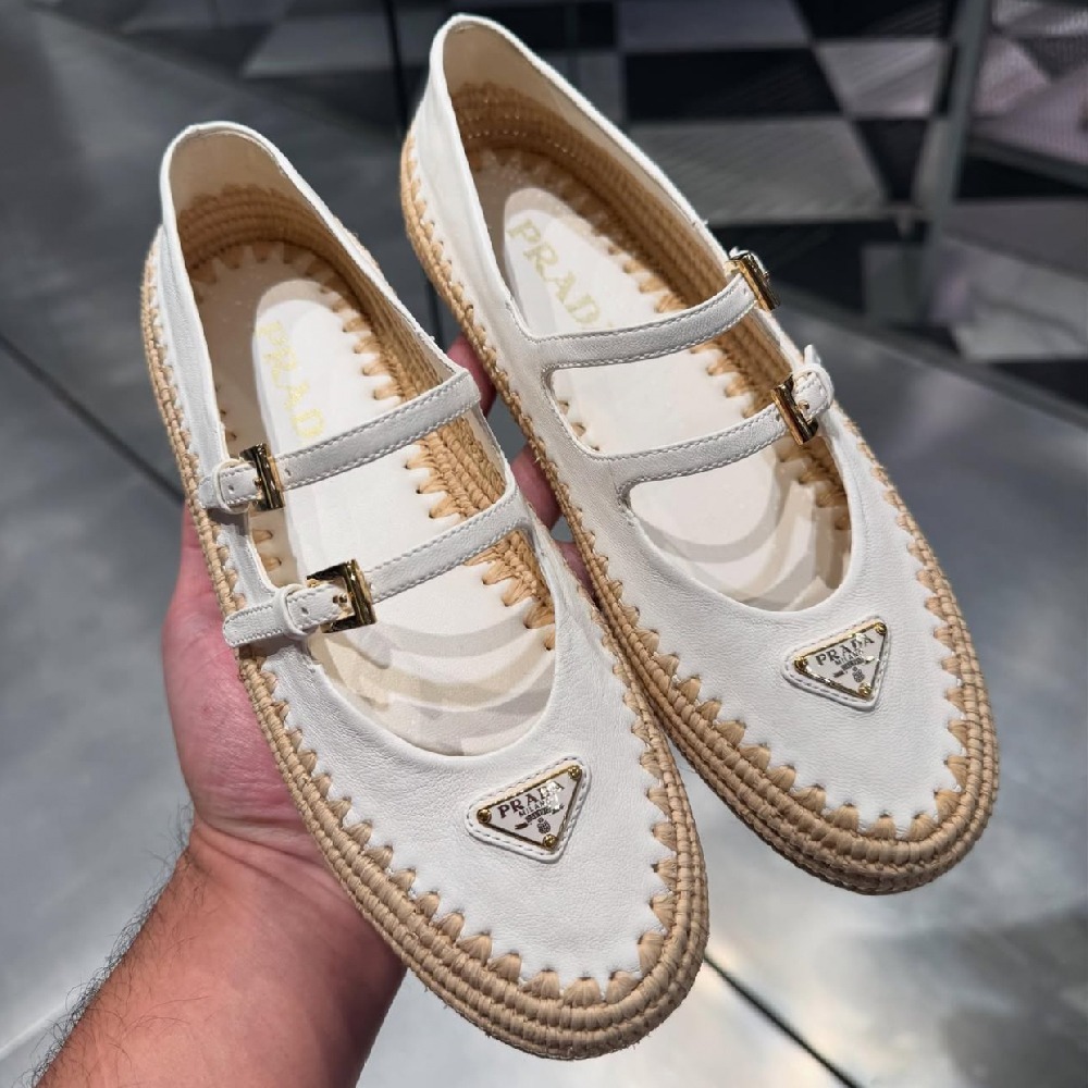 【PRADA】ナッパレザーxラフィア バレリーナ アイボリー