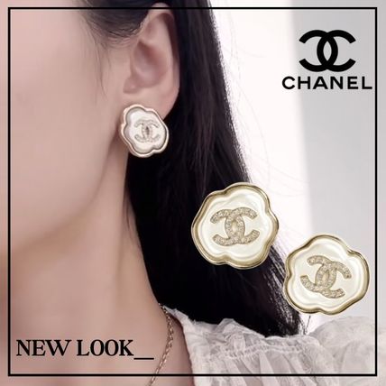 花 CHANEL(シャネル) ピアス(レディース) - 海外通販のBUYMA