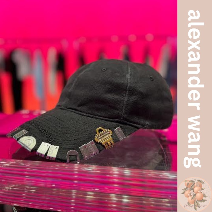 新作【alexanderwang】ハードウェアのたくさんついたキャップ♪