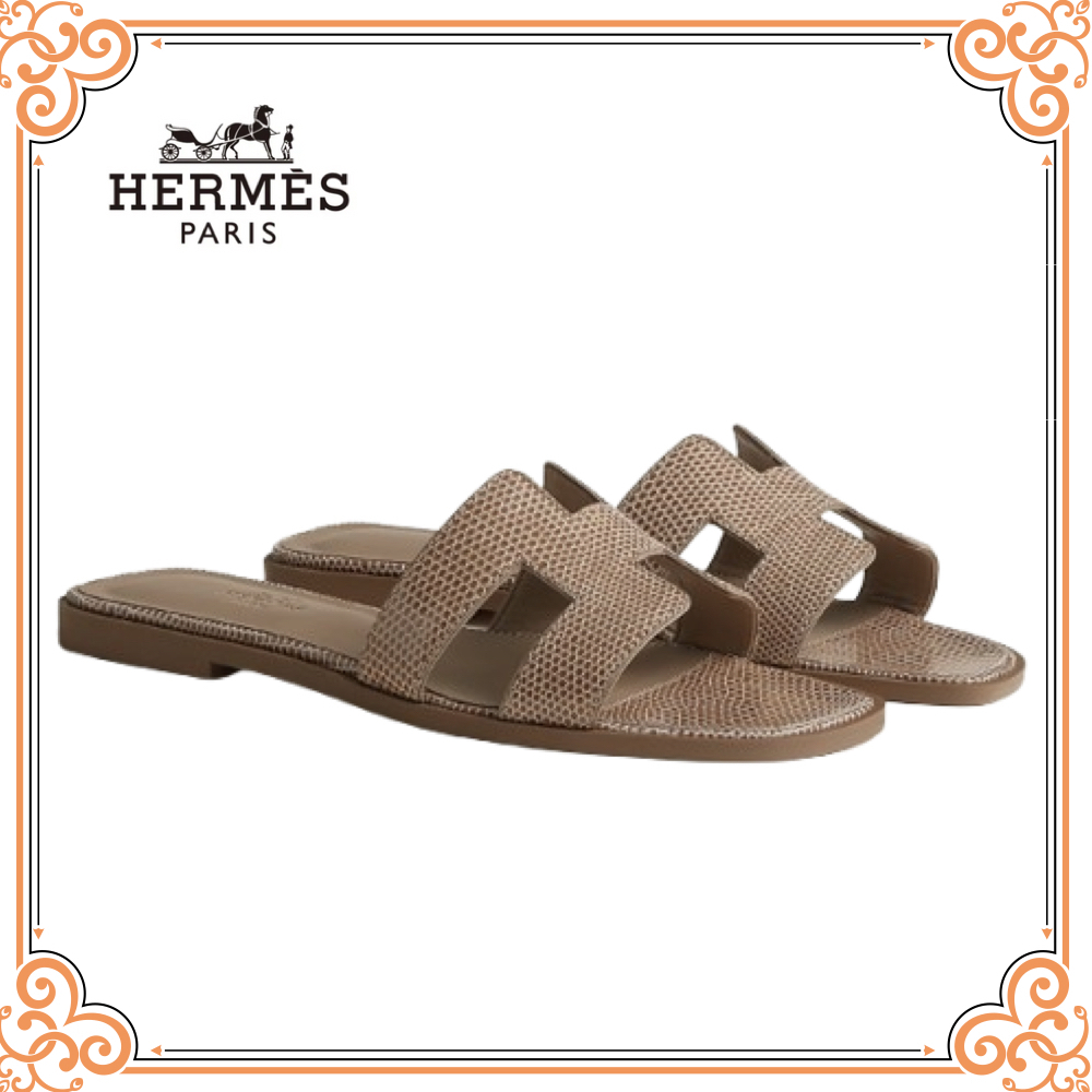 洗練された夏の装いを演出♪【HERMES】パイソン柄 サンダル