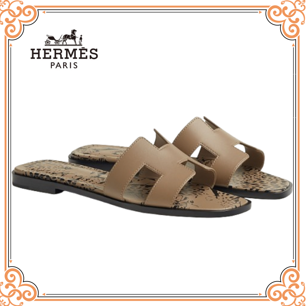 おしゃれで洗練された夏の装いを演出♪【HERMES】レザーサンダル