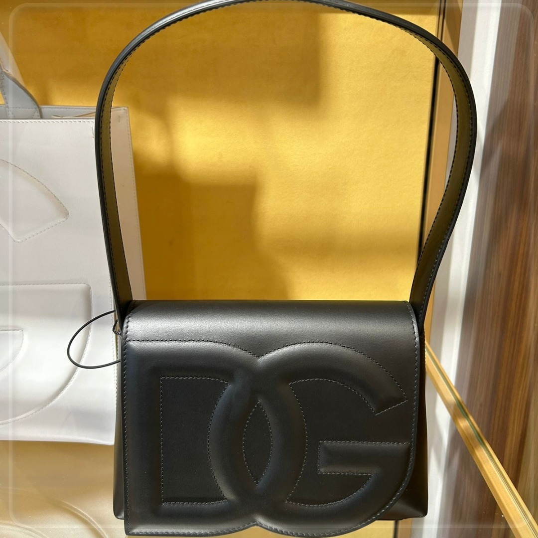 【DOLCE&GABBANA】DGロゴ ショルダーバッグ エンボスロゴ