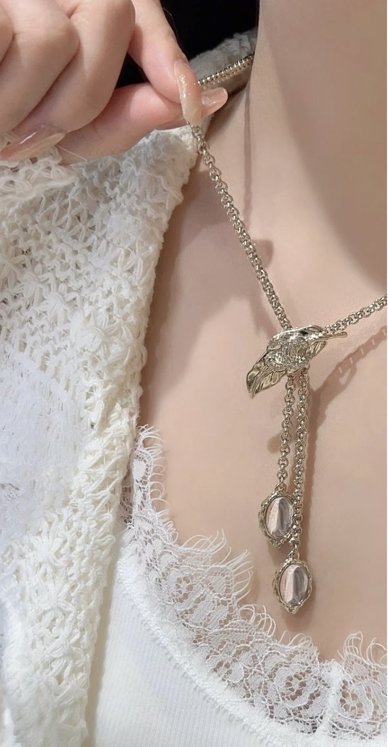《差し色のピンクが可愛い♡》CHANEL ネックレス
