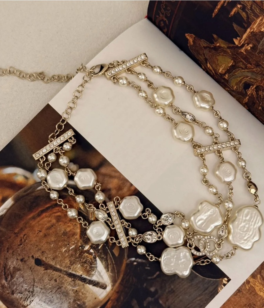 《ゴージャス☆2色》CHANEL ネックレスチョーカーゴールドCCロゴ