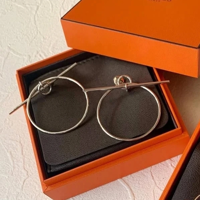 【大人気☆】HERMES ピアス《Loop》MM