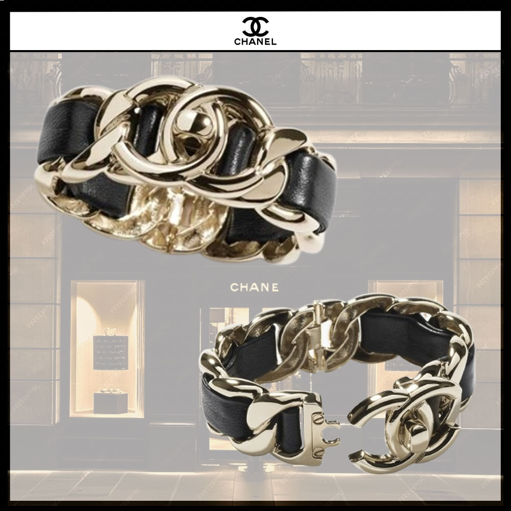 ◆手に輝くCCロゴ◆【CHANEL】バングル