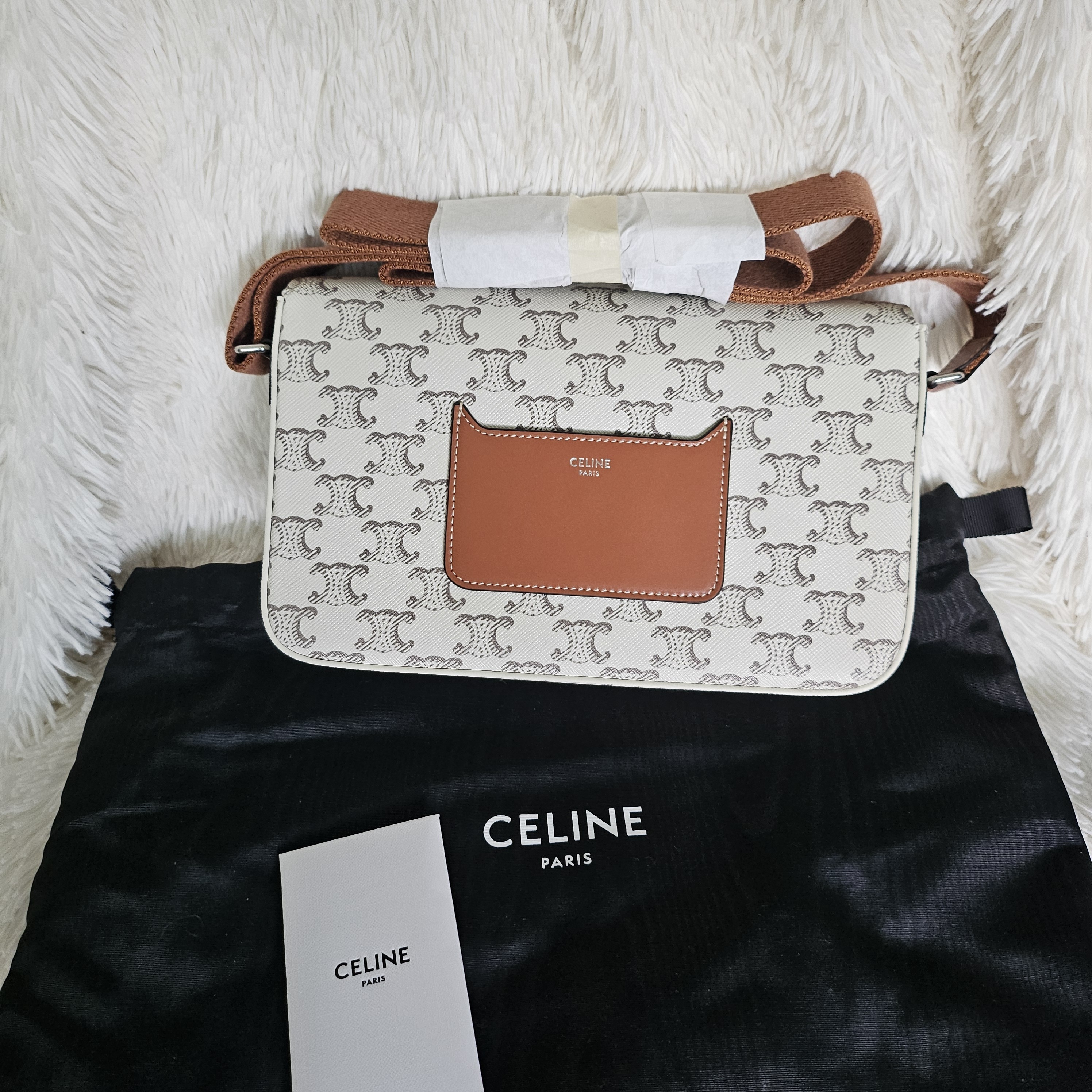 手元在庫確保★CELINE★メッセンジャーバック★トリオンフ★特価