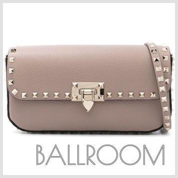ショルダーバッグ・ポシェット VALENTINO GARAVANI LEATHER ROCKSTUD CROSSBODY BAG
