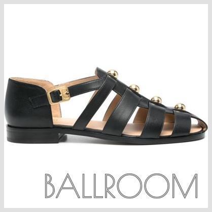 サンダル VALENTINO GARAVANI STUDSHIELD LEATHER SANDALS